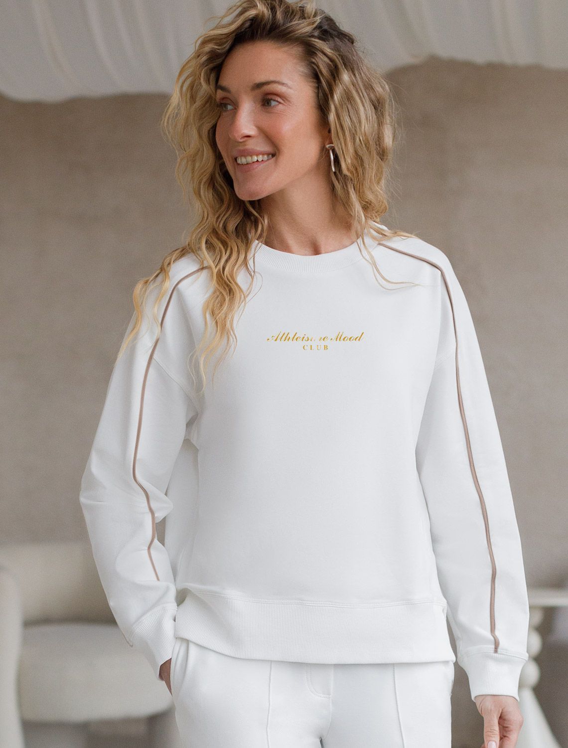 Джемпер женский белый_athleisure mood